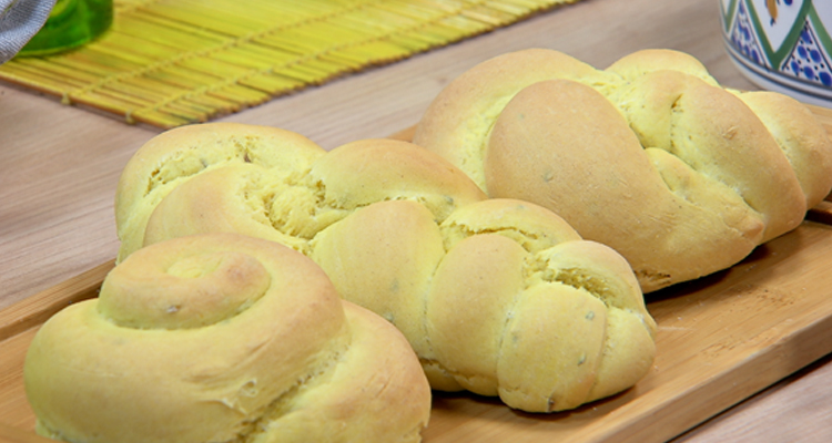 خبز سميد محلي الصنع