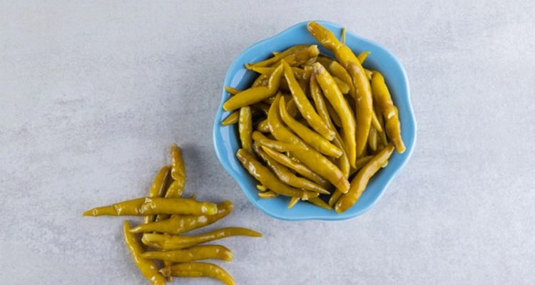 مخلّل الفلفل الحار (مخلّل الهلابينو الحار)