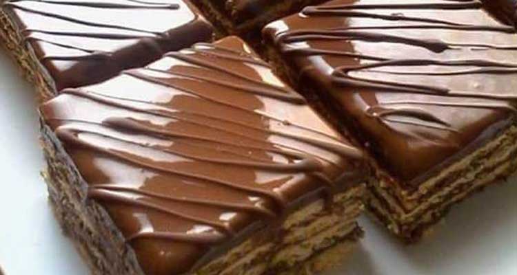 خبزة الهواء بالكريمة والشوكولاتة