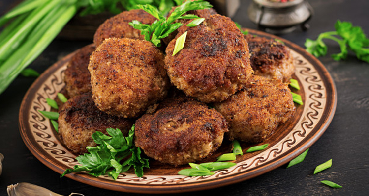 مبطّن بسباس