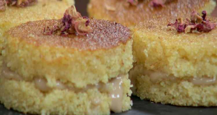 بسبوسة محشوة بالكريمة