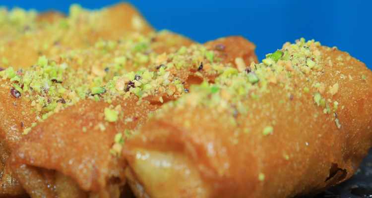 كانيلوني محشو بالكريمة للتحلية