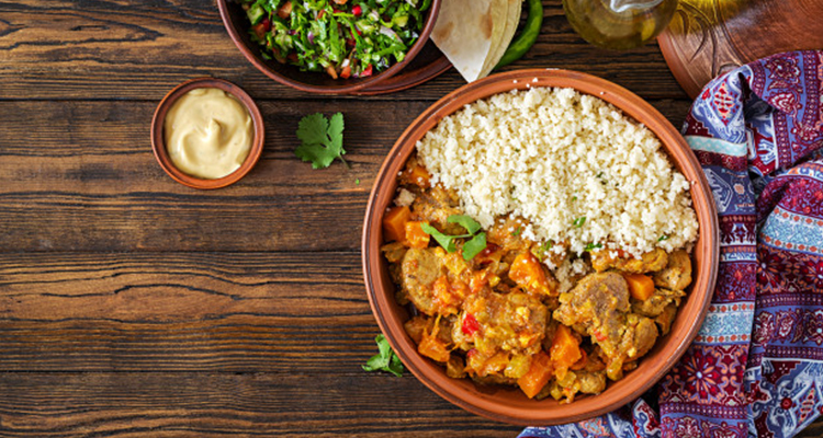 كسكسي دجاج بالخوخ على الطريقة المغربية