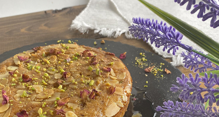 بسبوسة بكريمة اللوز