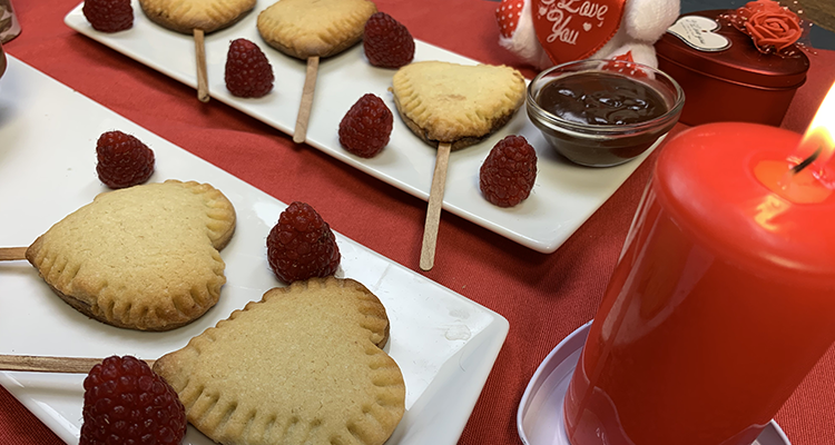 مصاصة شكلاطة على شكل قلب