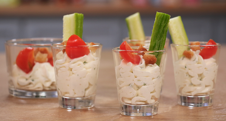 فيرين مالح بالخيار والجبن الأبيض