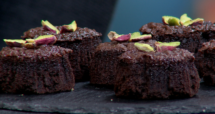 فندون شكلاطة بالفستق