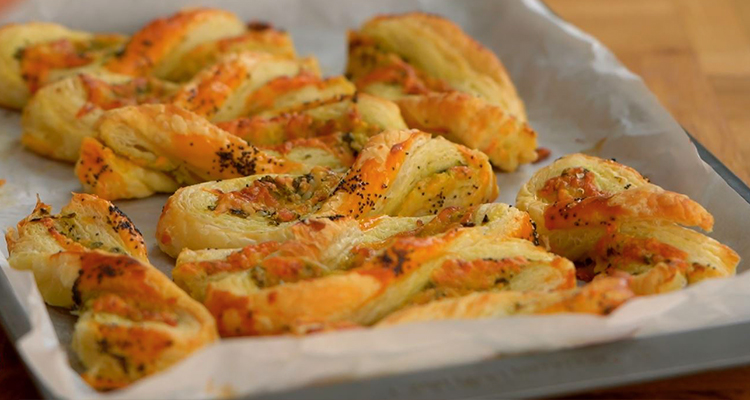 مورقات ملتوية بالبيستو