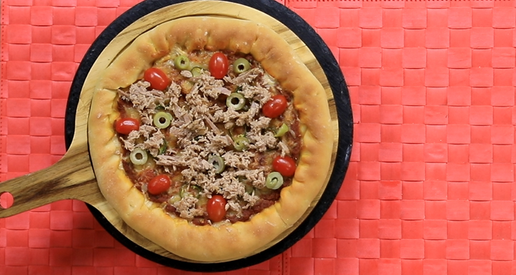 بيتزا بالتّونة