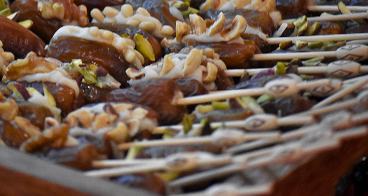 تمر محشو بالبسيسة