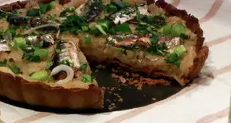 تارت بالسردين المعلبة