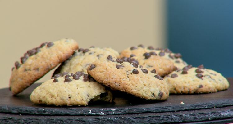 كوكيز فانيليا بحبيبات الشكلاطة