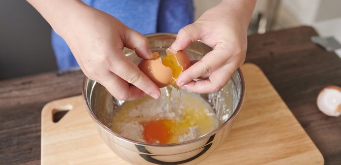 كيكة الخوخ الهشّة