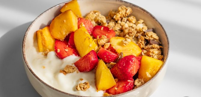 زبادي بالفواكه