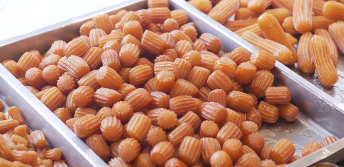 بلح الشام المحشي على أصوله… قرمشة من الخارج وذوبان من الداخل