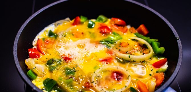 بيض بالفرن ولا