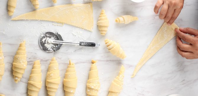 كروسان بالزبده