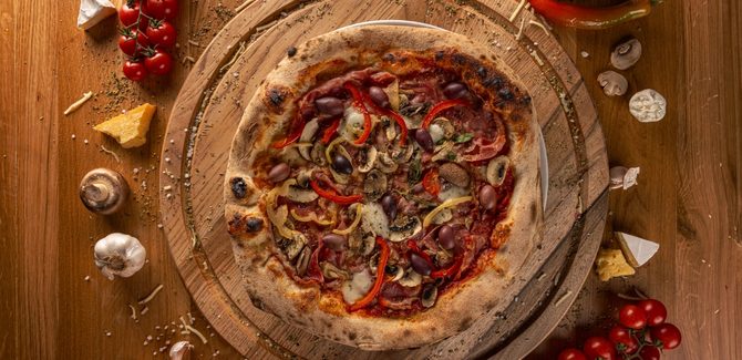 بيتزا ترافل شهية