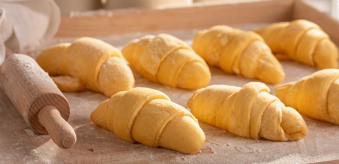 كروسان بالزبده