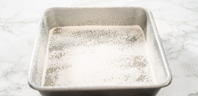 صينية بسبوسة تذوب نعومة…طعم لا يقاوم بعد الإفطار