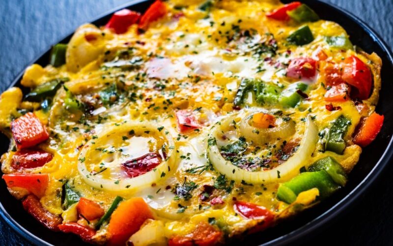 بيض بالفرن ولا