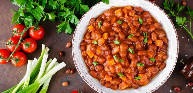 فول الخلطة السعودية… نكهة شعبية بطعم لا يُقاوم