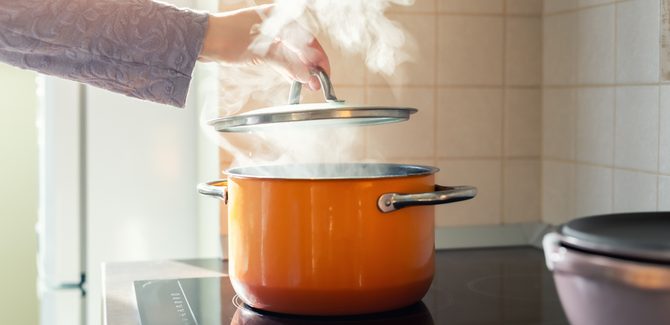 كبسة بالقرنفل والبهارات الكاملة… الطعم السعودي الأصيل!