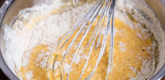 كيك سويسرول بالفانيليا…خيار خفيف لتحلية الإفطار