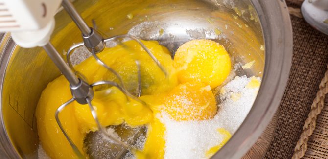 كيك سويسرول بالفانيليا…خيار خفيف لتحلية الإفطار