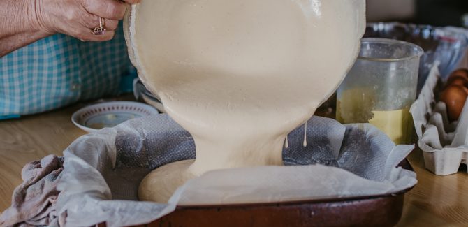 كيك سويسرول بالفانيليا…خيار خفيف لتحلية الإفطار