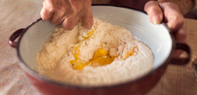 معمول التمر الذهبي…نكهة رمضان الأصيلة