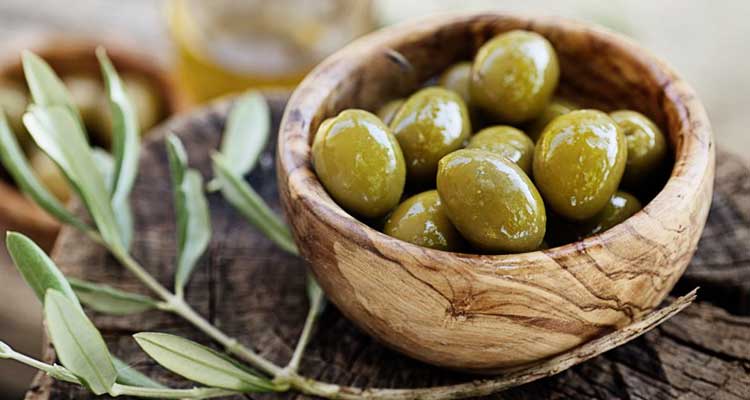 طريقة تخليل الزيتون الأخضر