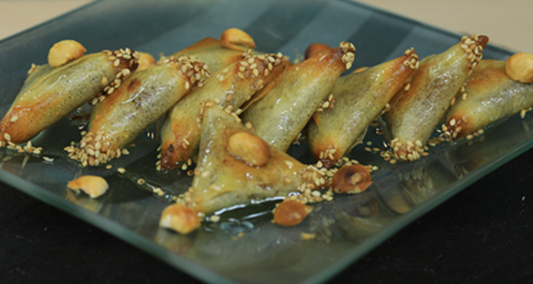 صمصة بالفواكه الجافة في الفرن