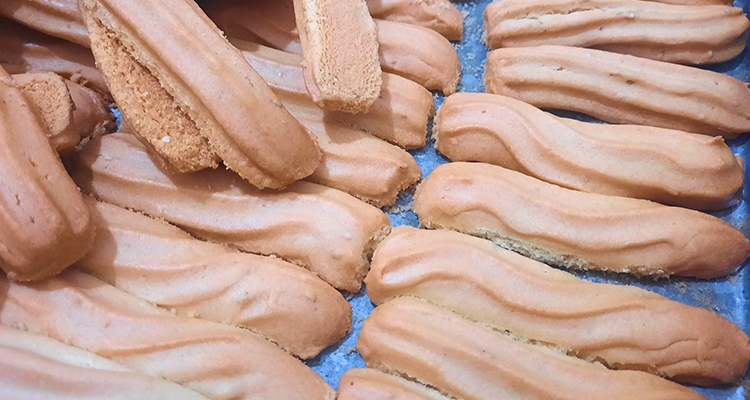 بشكوطو العيد دياري (بسكويت المفرمة)