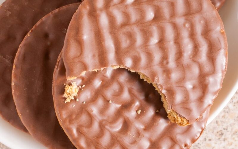 بسكوت دايجستف بالشوكولاتة