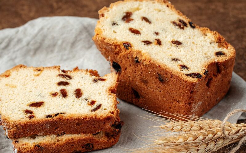 طريقة الكيك الانجليزي بالزبيب