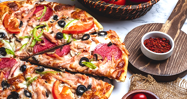 بيتزا سريعة دون عجين مضمونة النجاح